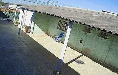 Imagem: A casa possui 2 Dormitórios, 2 Banheiros, 5 Vagas na garagem