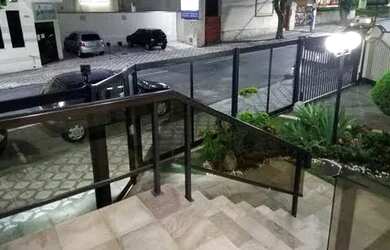 Imagem: O apartamento possui 3 Dormitórios, 1 Banheiro, 1 Vaga na garagem