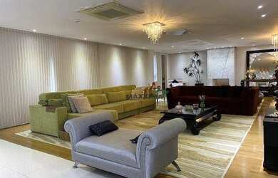 Imagem: O apartamento possui 4 Dormitórios, 5 Banheiros, 4 Vagas na