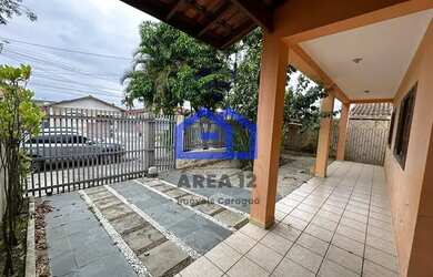 Imagem: A casa possui 4 Dormitórios, 4 Banheiros, 3 Vagas na garagem