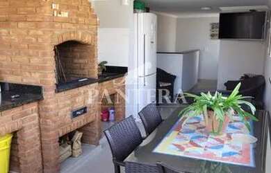 Imagem: A casa possui 3 Dormitórios, 3 Banheiros, 2 Vagas na garagem