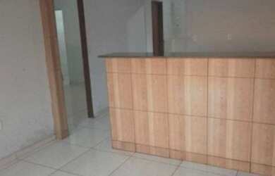 Imagem: A casa possui 2 Dormitórios, 2 Banheiros, 1 Vaga na garagem