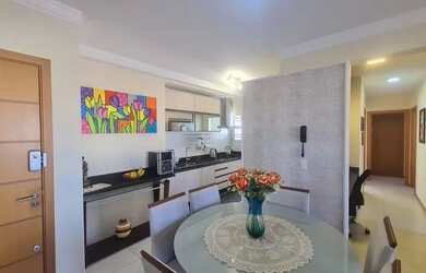 Imagem: O apartamento possui 3 Dormitórios, 2 Banheiros, 2 Vagas na