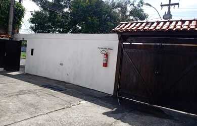 Imagem: A kitnet possui 1 Dormitório, 1 Banheiro, 1 Vaga na garagem