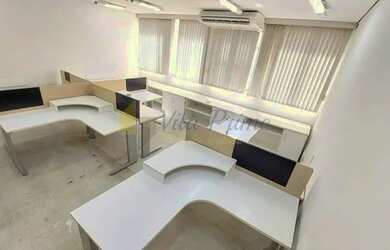 Imagem: O depósito possui 1 Vaga na garagem, 50m² de Área e está