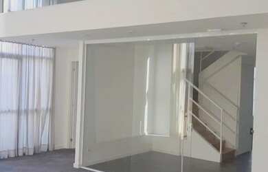 Imagem: O depósito possui 4 Vagas na garagem, 195m² de Área e está