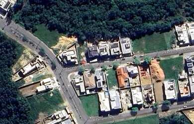 Imagem: O terreno possui 502m² de Área e está localizado em Manguinhos