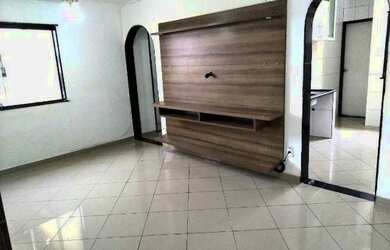 Imagem: A casa possui 4 Dormitórios, 2 Banheiros, 3 Vagas na garagem