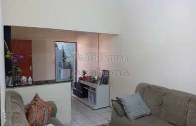 Imagem: A casa possui 3 Dormitórios, 3 Banheiros, 2 Vagas na garagem