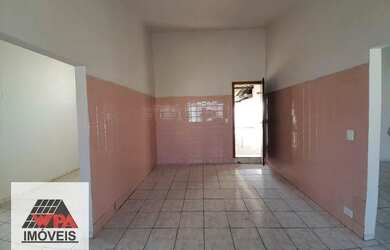 Imagem: A casa possui 2 Dormitórios, 1 Banheiro, 1 Vaga na garagem