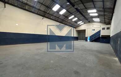 Imagem: O depósito possui 5 Vagas na garagem, 540m² de Área e está