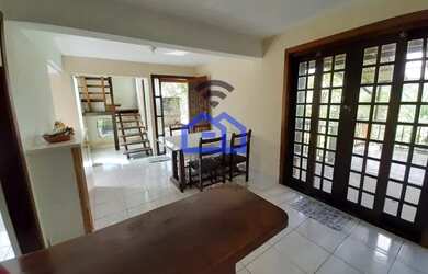 Imagem: A casa possui 3 Dormitórios, 2 Banheiros, 1 Vaga na garagem