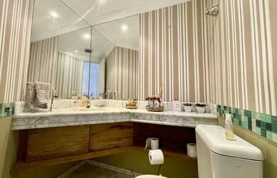 Imagem: O apartamento possui 4 Dormitórios, 5 Banheiros, 4 Vagas na