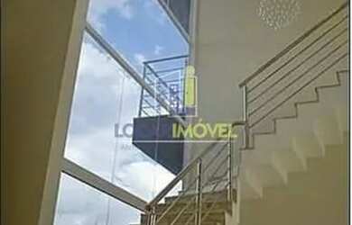 Imagem 7: Casa com dois pavimentos , alto padrão , 3 suítes, 3 salas, piscina, área gourmet no Alto