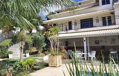 Imagem: A casa em condomínio possui 4 Dormitórios, 2 Banheiros, 2