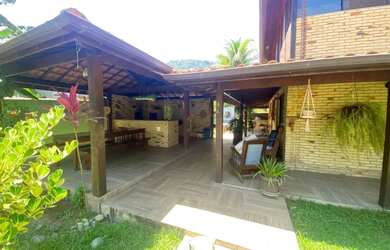 Imagem: A casa em condomínio possui 4 Dormitórios, 3 Banheiros, 3