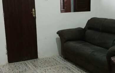 Imagem: A casa possui 1 Dormitório e 1 Banheiro e está localizado