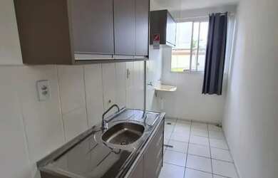 Imagem: O apartamento possui 2 Dormitórios, 1 Banheiro, 1 Vaga na garagem