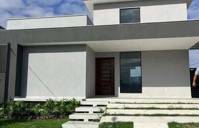 Imagem: A casa em condomínio possui 3 Dormitórios, 1 Banheiro, 2 Vagas