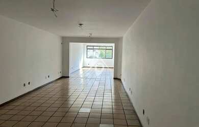 Imagem: A casa possui 2 Dormitórios, 2 Banheiros, 150m² de Área