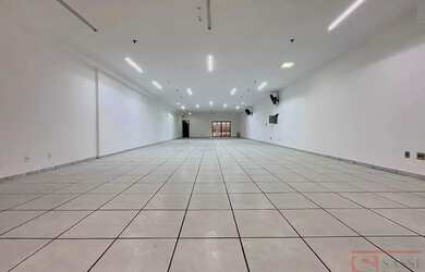 Imagem 4: Sala Comercial em CENTRO. Varandae165m² de Área