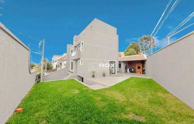 Imagem: A casa possui 4 Dormitórios, 5 Banheiros, 3 Vagas na garagem