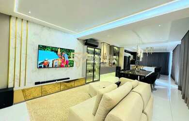 Imagem: A casa em condomínio possui 4 Dormitórios, 5 Banheiros, 2