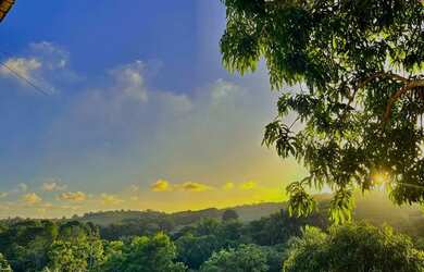 Imagem: A casa possui 5 Dormitórios, Acomodam 20 pessoas, 5 Vagas na