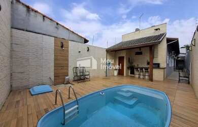 Imagem: A casa possui 3 Dormitórios, 1 Banheiro, 3 Vagas na garagem