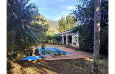 Imagem: A casa em condomínio possui 4 Dormitórios, 4 Banheiros, 2