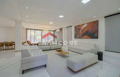 Imagem: A casa em condomínio possui 5 Dormitórios, 5 Banheiros, 5