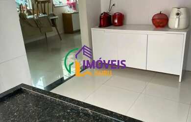 Imagem: A casa possui 3 Dormitórios, 3 Banheiros, 3 Vagas na garagem