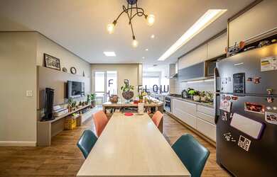 Imagem: O apartamento possui 2 Dormitórios, 2 Banheiros, 2 Vagas na