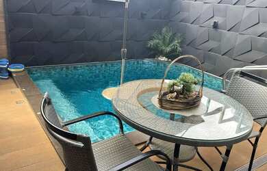 Imagem: A casa em condomínio possui 2 Dormitórios, 3 Banheiros, 4