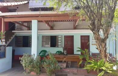 Imagem: A casa possui 4 Dormitórios, 4 Banheiros, 3 Vagas na garagem