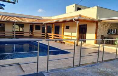 Imagem: A fazenda possui 170m² de Área e está localizado em Pau