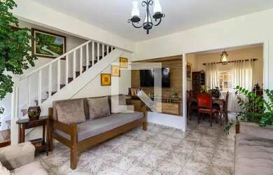 Imagem: A casa à venda possui 3 Dormitórios, 3 Banheiros, 1 Vaga na