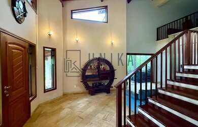 Imagem: A casa em condomínio possui 4 Dormitórios, 5 Banheiros, 4