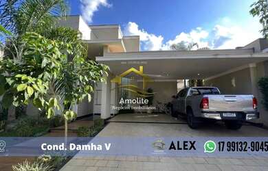 Imagem: A casa em condomínio possui 4 Dormitórios, 4 Banheiros, 4