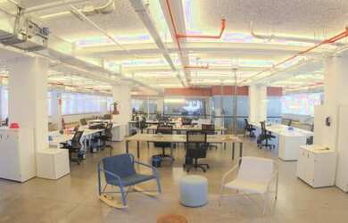 Imagem: O depósito possui 5 Vagas na garagem, 671m² de Área e Imóvel