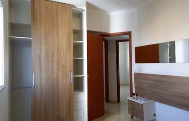 Imagem: O apartamento possui 3 Dormitórios, 2 Banheiros, 2 Vagas na