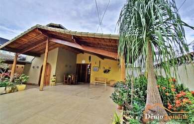 Imagem: A casa possui 5 Dormitórios, 4 Banheiros, 3 Vagas na garagem