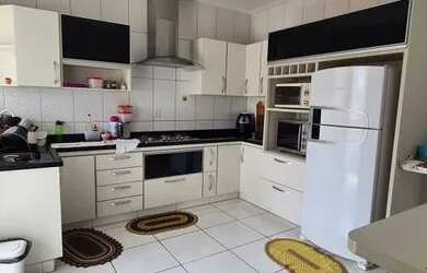 Imagem: O apartamento possui 3 Dormitórios, 2 Banheiros, 2 Vagas na