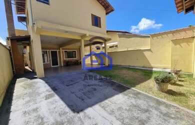 Imagem: A casa possui 4 Dormitórios, 2 Banheiros, 150m² de Área e