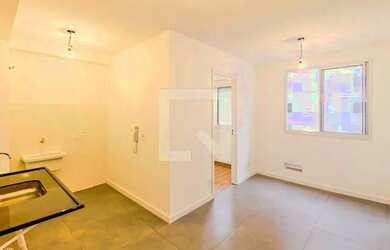 Imagem: O apartamento possui 2 Dormitórios, 1 Banheiro, 1 Vaga na garagem