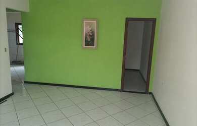 Imagem: A casa possui 3 Dormitórios, 2 Banheiros, 160m² de Área e