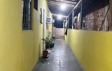 Imagem: A casa possui 1 Dormitório, 1 Banheiro e está localizado