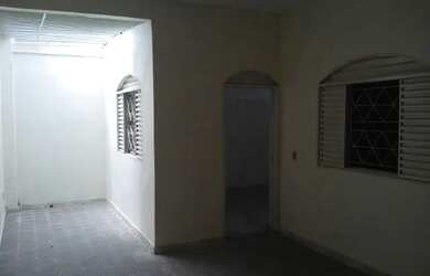 Imagem: A casa possui 2 Dormitórios, 1 Banheiro e 75m² de Área e