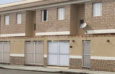 Imagem: A casa possui 2 Dormitórios, 1 Banheiro, 1 Vaga na garagem