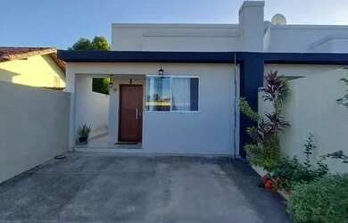 Imagem: A casa possui 2 Dormitórios, 2 Banheiros, 3 Vagas na garagem